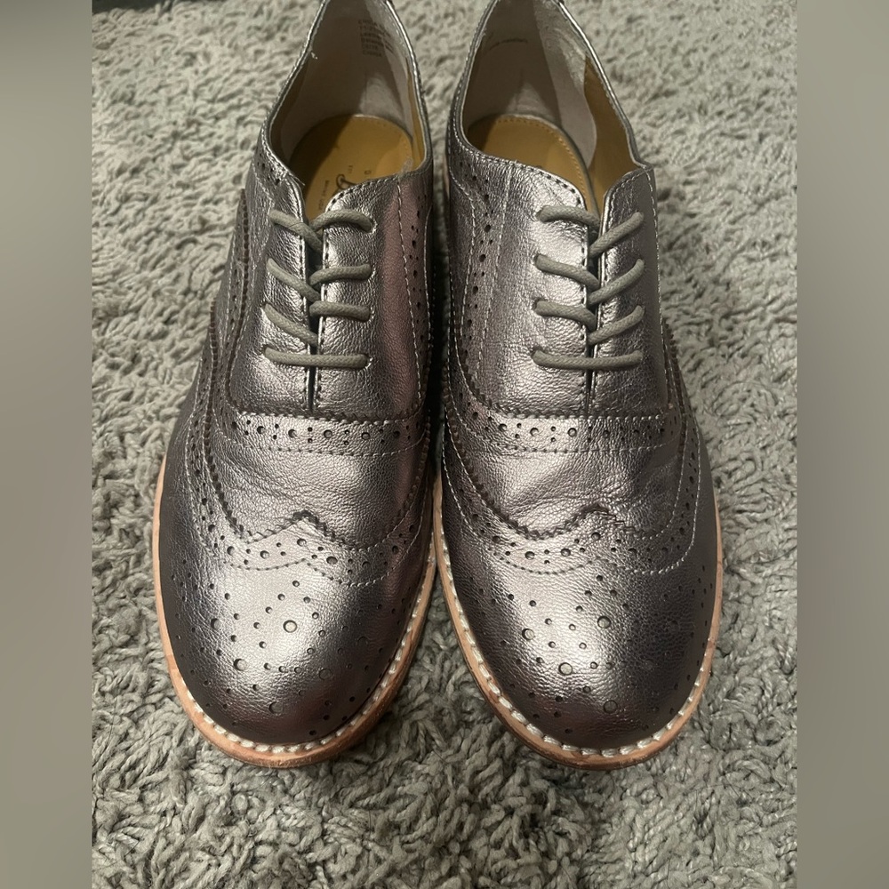NWOT G.H. Bass & Co. Womens Brushed Gold Leather Oxfords - Picture 7 of 8